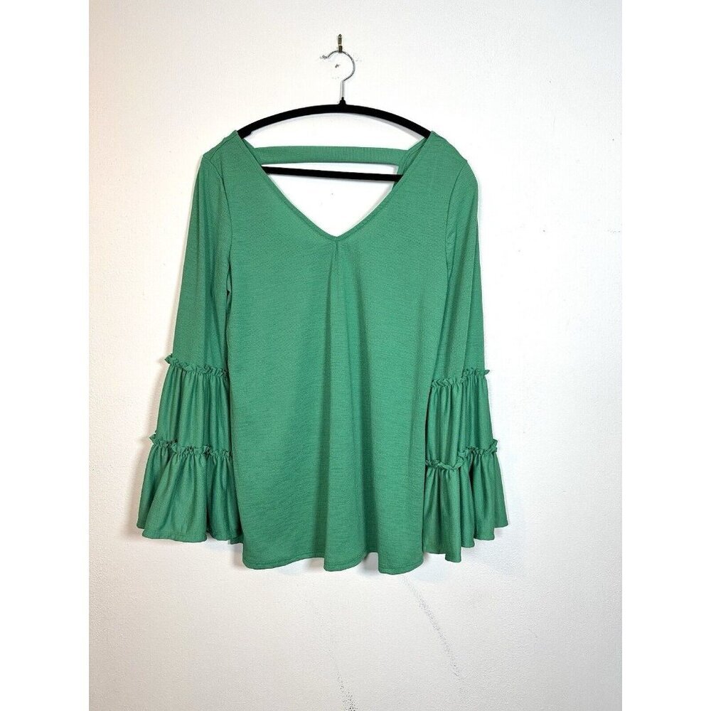 KATE & MALLORY Kelly Green Tiered Bell‎ Sleeve Blouse Textured Size M Women’s
